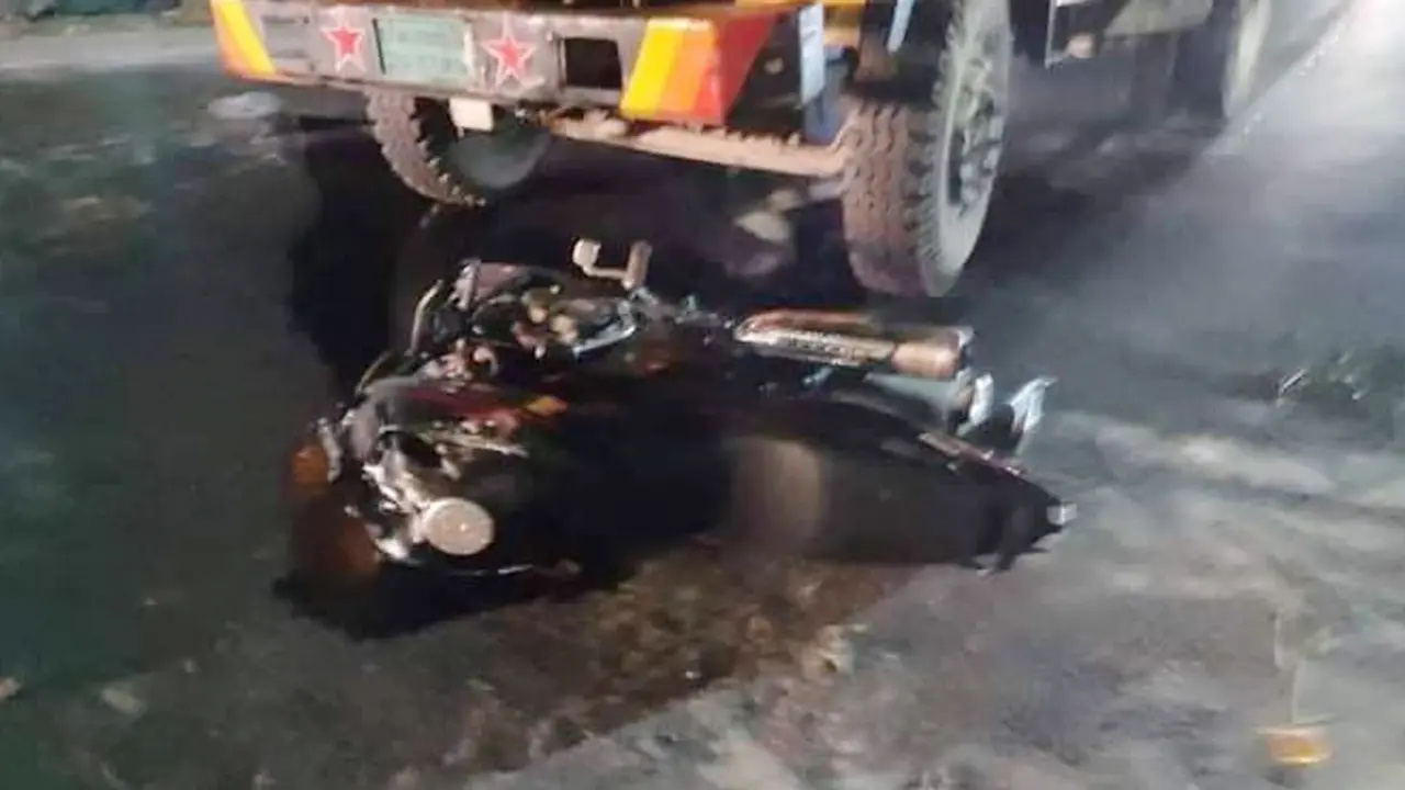 দিনাজপুরে ট্রাকের ধাক্কায় দুই মোটরসাইকেল আরোহী নিহত