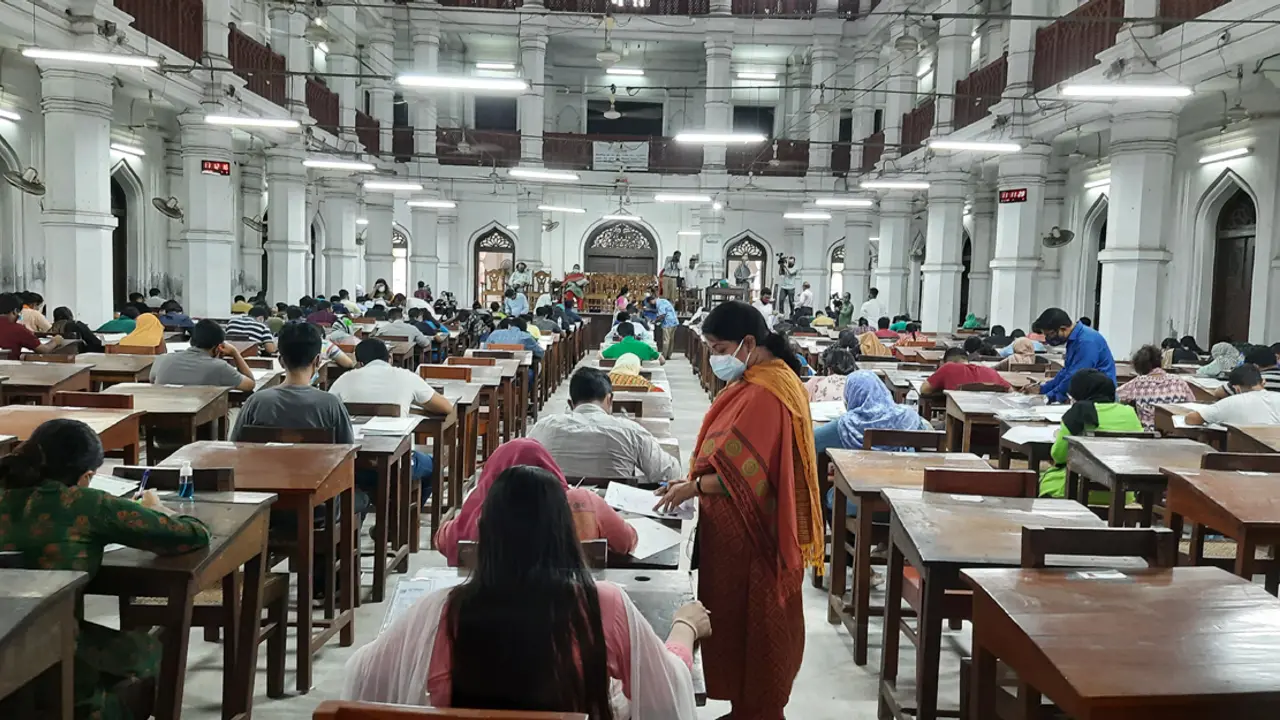 ঢাবির ‘গ’ ইউনিটের ভর্তি পরীক্ষা আজ, প্রতি আসনে লড়বেন ৩৩ জন