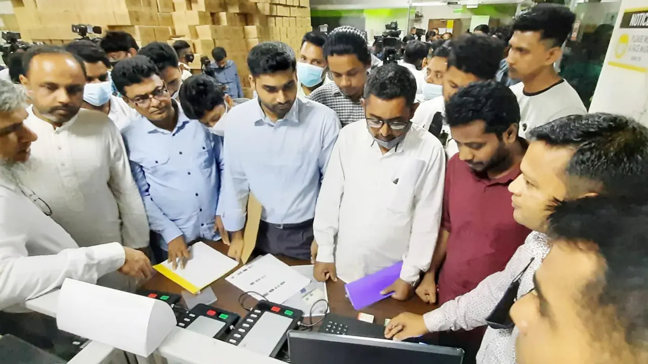 ইভিএমে সন্তুষ্ট প্রার্থীসহ প্রতিনিধিরা