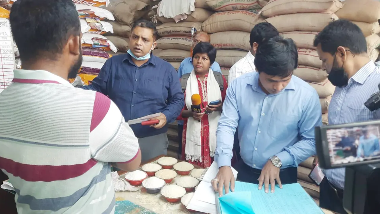 এক রশিদে দুই মূল্য : তাইয়্যেবা রাইস এজেন্সিকে জরিমানা ৫০ হাজার