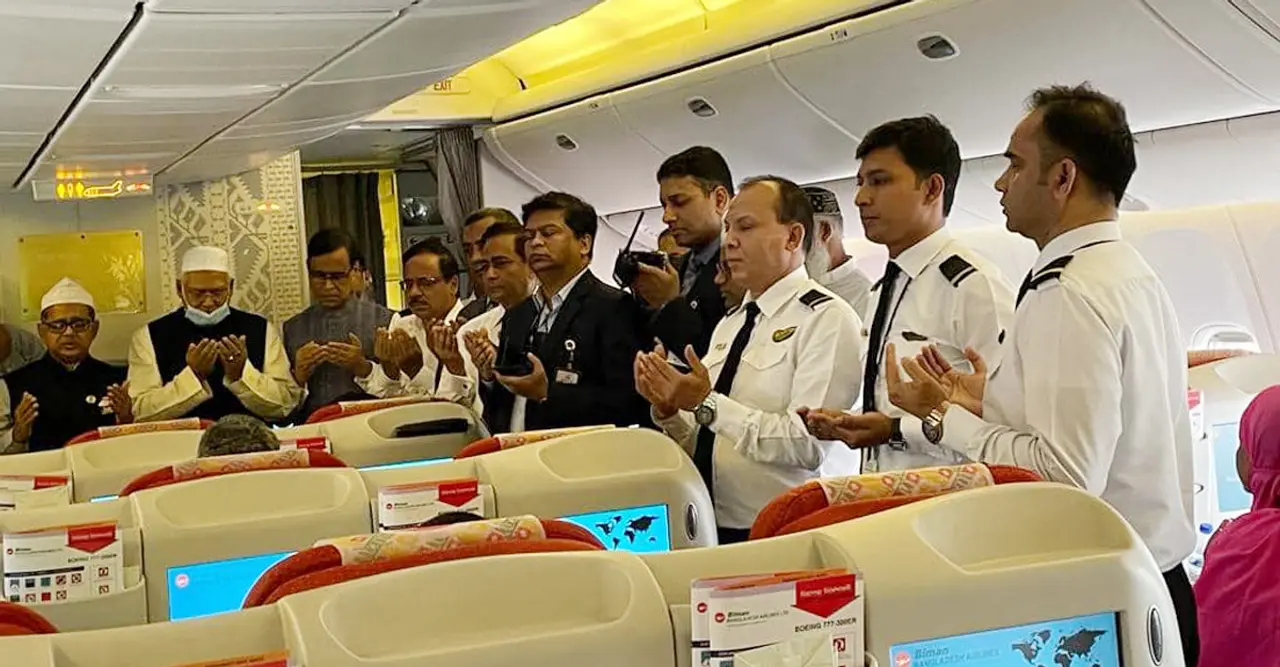 ৪১০ যাত্রী নিয়ে ঢাকা ছাড়ল বিমানের প্রথম হজ ফ্লাইট