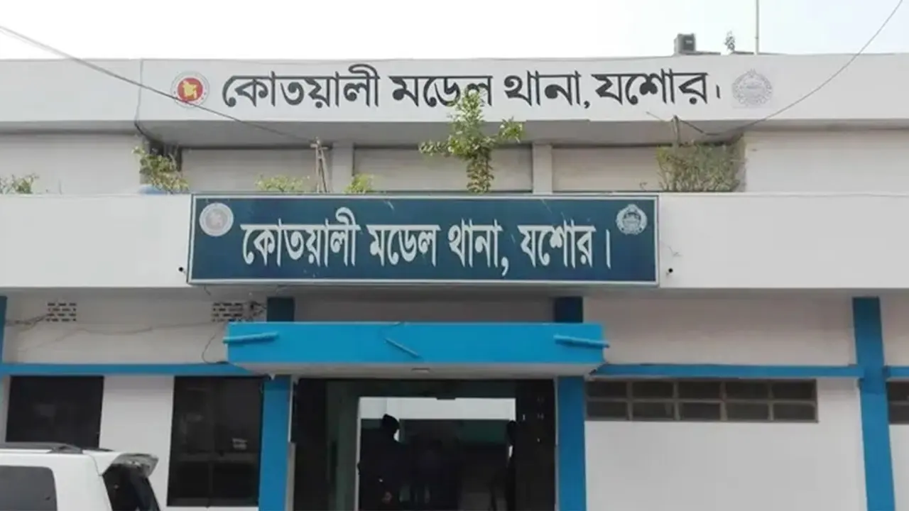ছেলেকে খুন করার পর নিজের ফাঁসি দাবি
