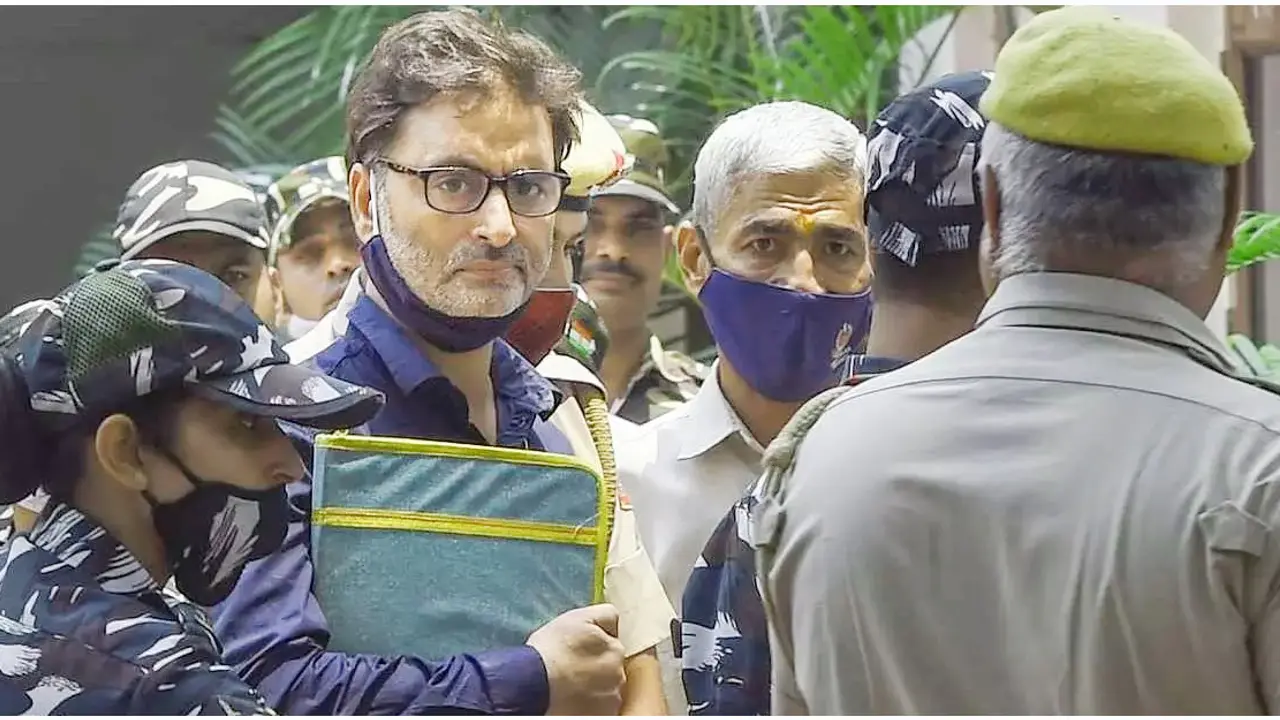 কাশ্মিরের স্বাধীনতাকামী নেতা ইয়াসিন মালিকের যাবজ্জীবন কারাদণ্ড