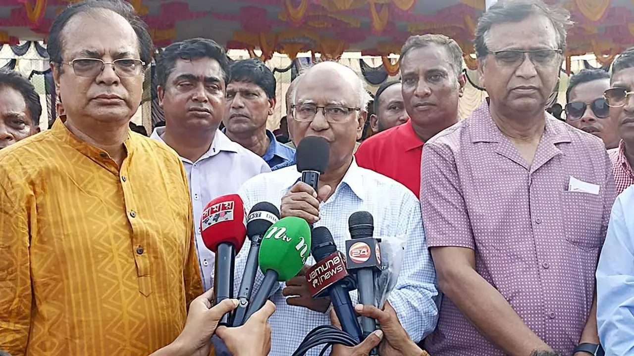 দেশের মানুষ আজ শিকলবন্দি : ড. খন্দকার মোশারফ