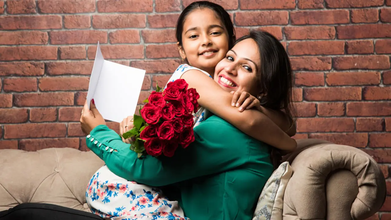 মা দিবসে মাকে কী উপহার দেবেন?