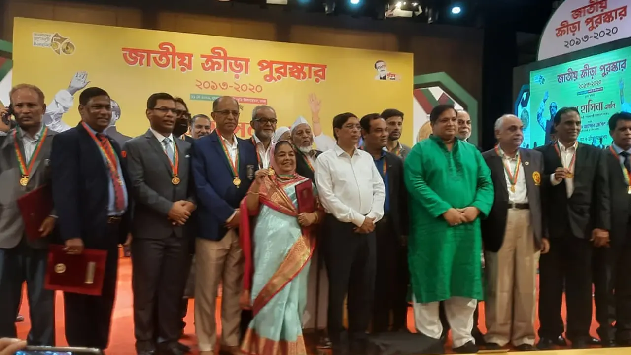 ক্রীড়াঙ্গনের চাঁদের হাটে অন্যরকম মিলন মেলা