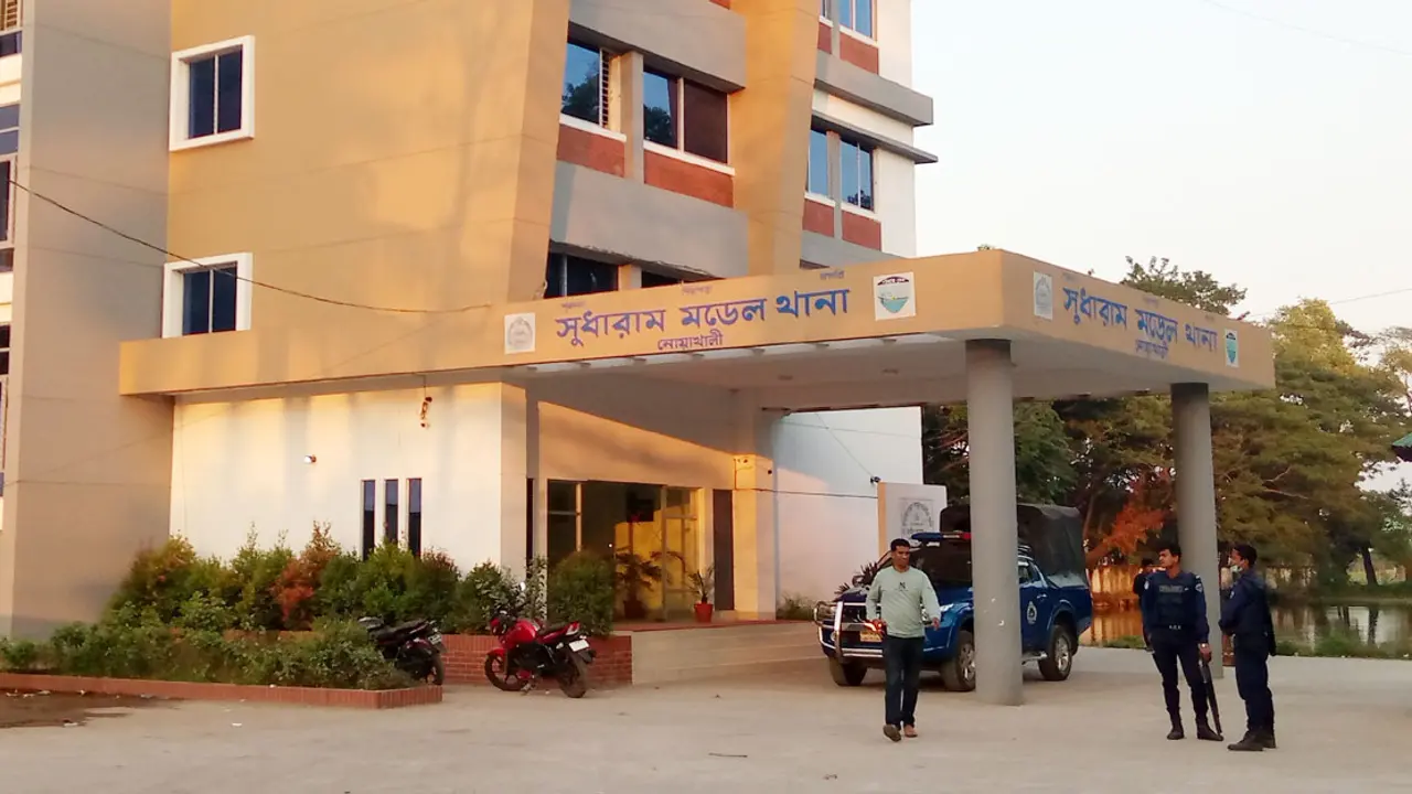 নোয়াখালীতে পার্ক থেকে ১০ কিশোর-কিশোরী আটক