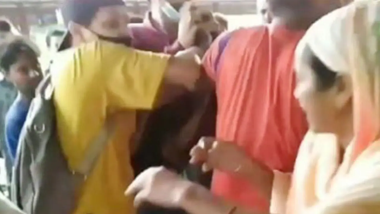 তরুণীকে হেনস্তা : এখনো অধরা সেই নারী