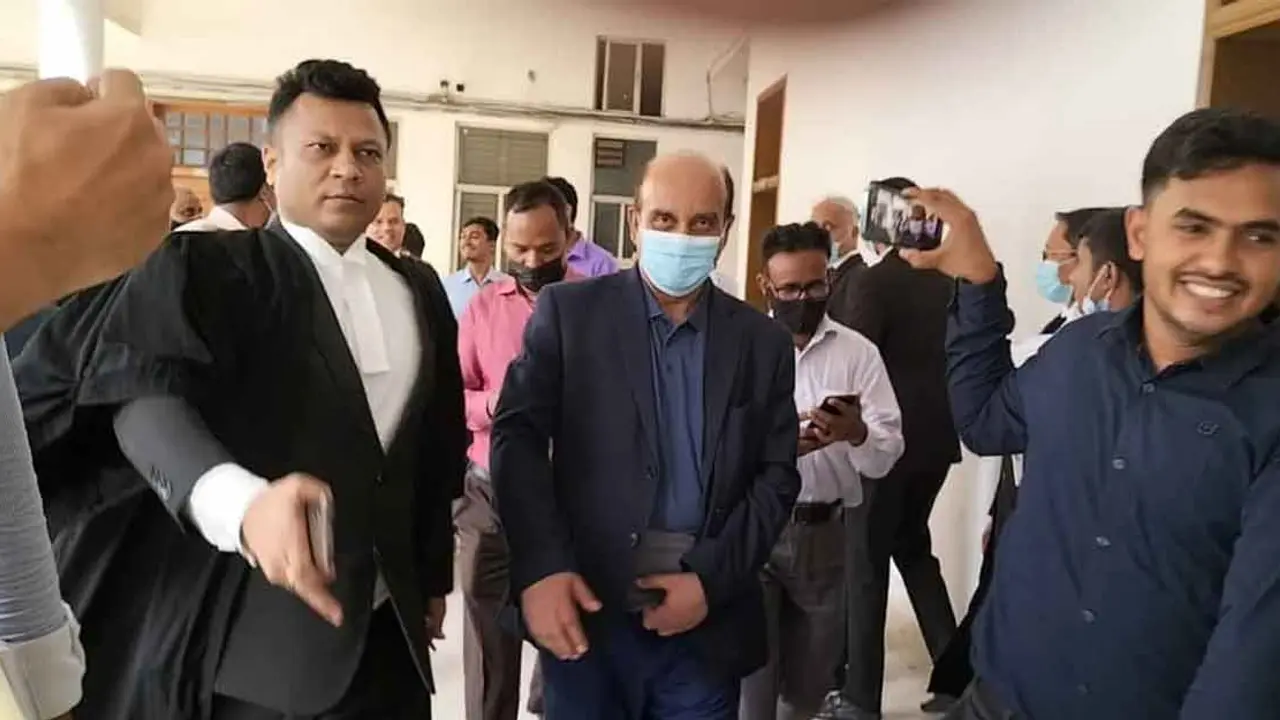 হাইকোর্টে নর্থ সাউথের ট্রাস্টি বেনজীর আহমেদের কাণ্ড