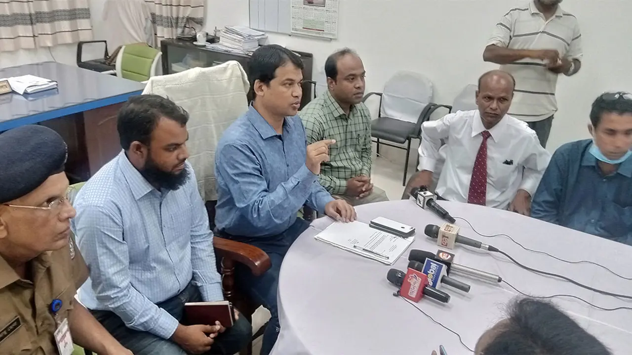 টিটিইকে ফাঁসাতে গিয়ে ফেঁসে গেলেন গার্ড, ক্ষমা চাইতে হবে যাত্রীকে