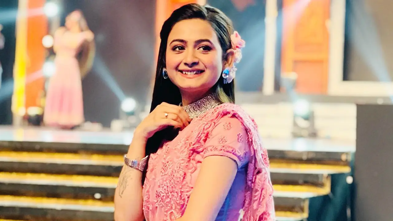 নিজ ফ্ল্যাট থেকে অভিনেত্রীর ঝুলন্ত মরদেহ উদ্ধার