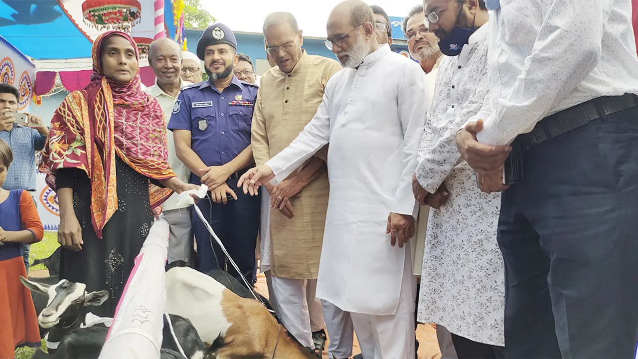 মানুষ ইচ্ছা করলেই যেকোনো সময় মাংস খেতে পারে : প্রাণিসম্পদমন্ত্রী