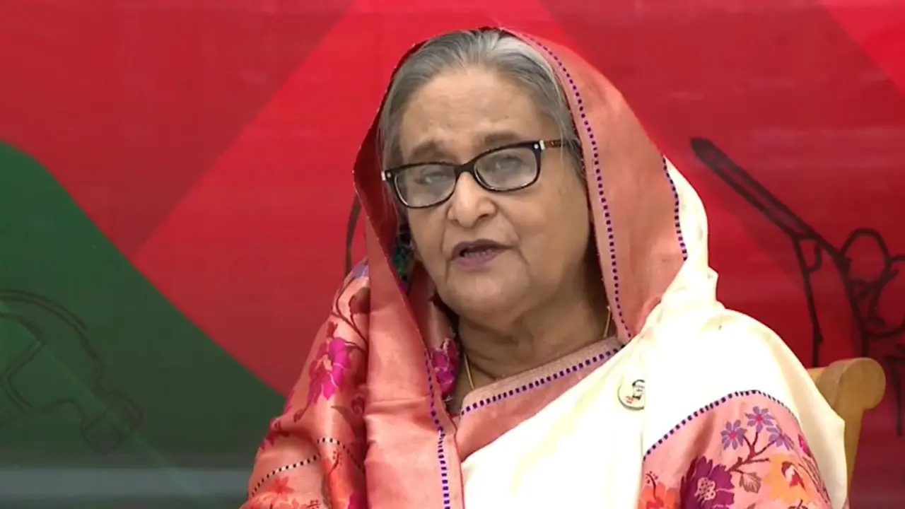 বিদেশের কাছে কান্নাকাটি না করে আমার কাছে আসুন : প্রধানমন্ত্রী