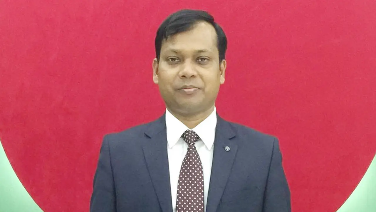 শাস্তি পেলেন আলোচিত ম্যাজিস্ট্রেট সারওয়ার আলম