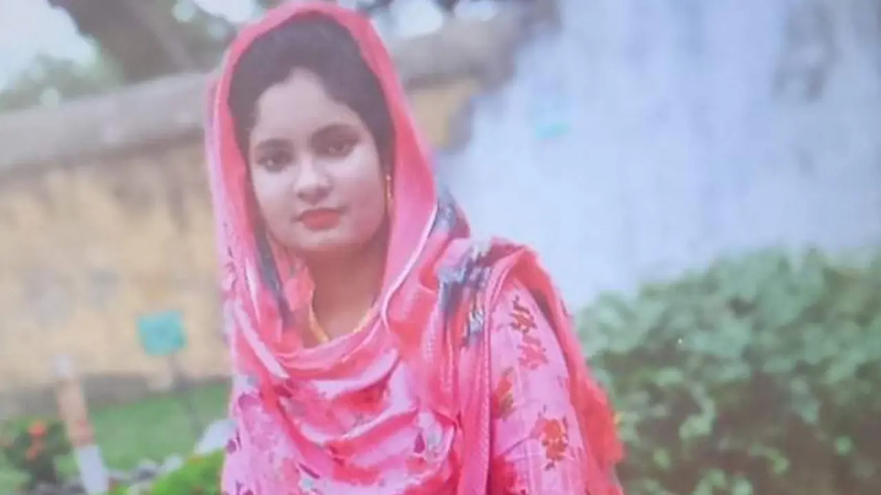 পেট্রোল দিয়ে জ্বালিয়ে দেওয়া সেই তরুণী আর নেই