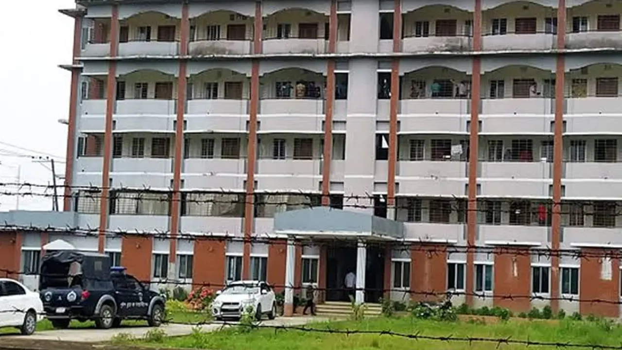 এমসি কলেজের হোস্টেল থেকে ছাত্রীর মরদেহ উদ্ধার
