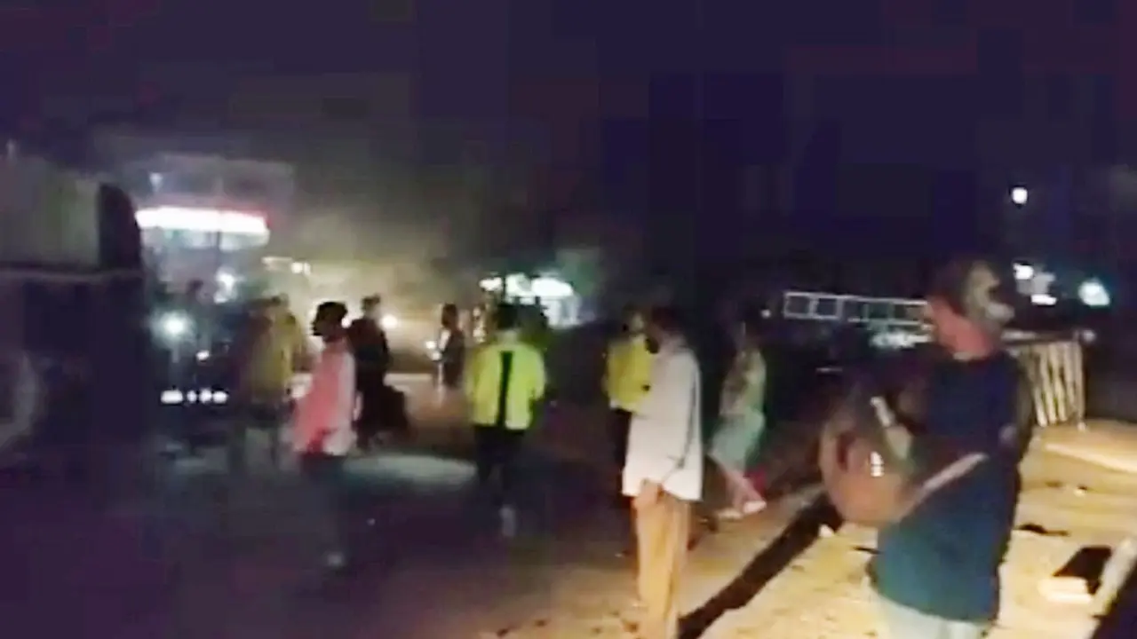 মৌলভীবাজারে বাসচাপায় পুলিশ সদস্য নিহত