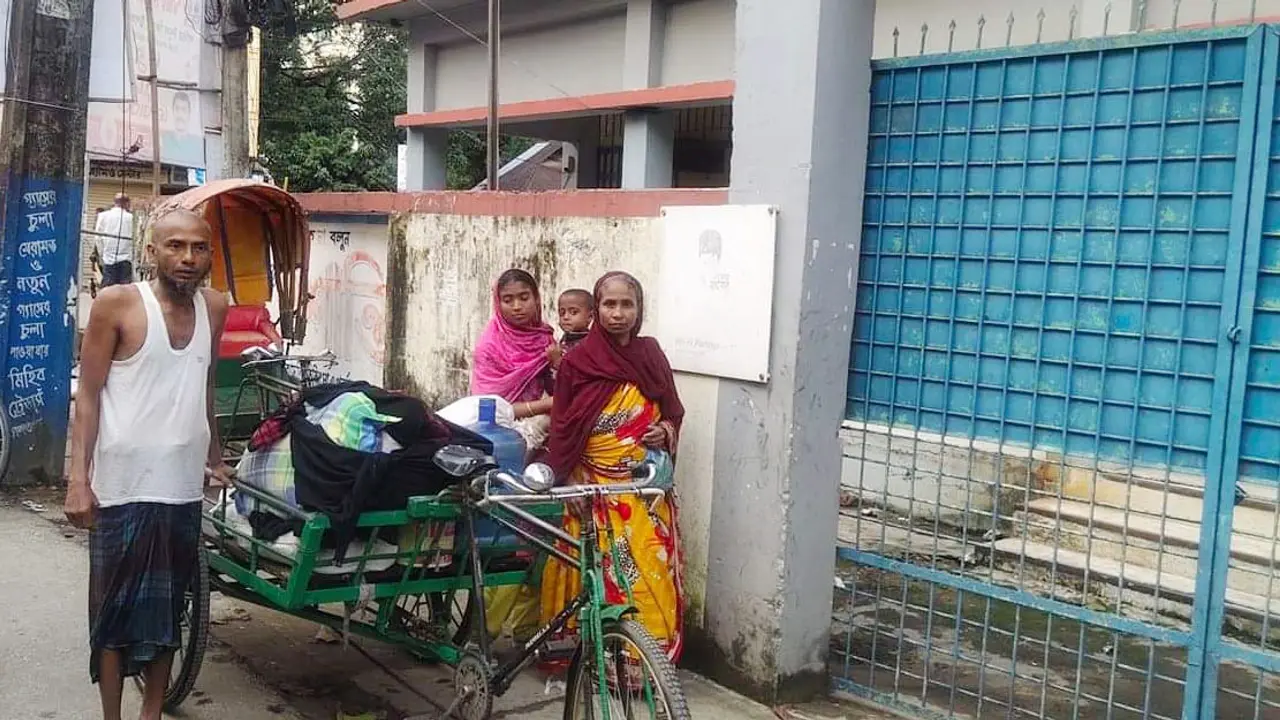 সিলেটে আশ্রয়কেন্দ্রে ছুটছে পানিবন্দী মানুষ
