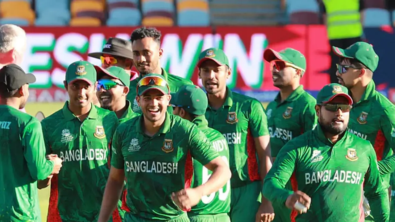 বিশ্বকাপ মিশন শেষে দেশে ফিরল বাংলাদেশ দল