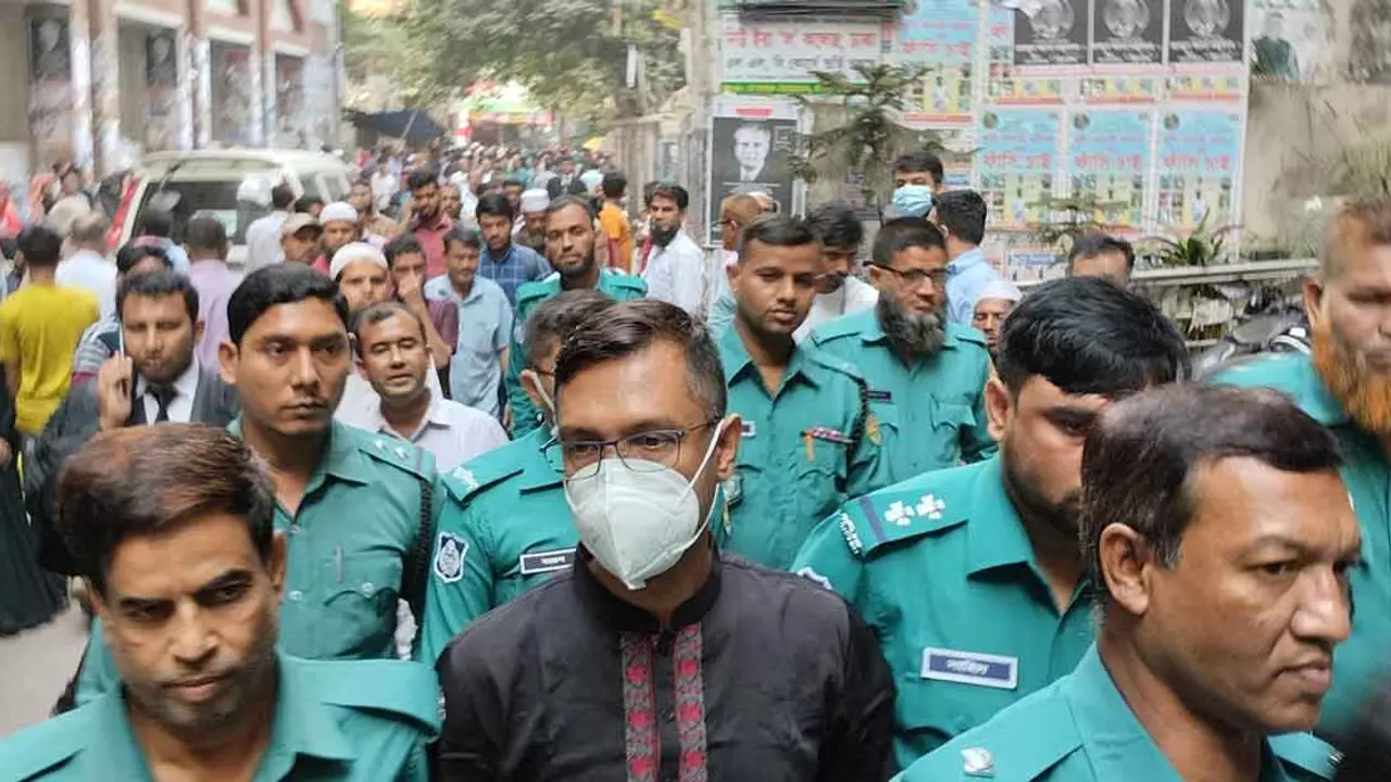 ঢাকার আদালতে বাবুল আক্তার