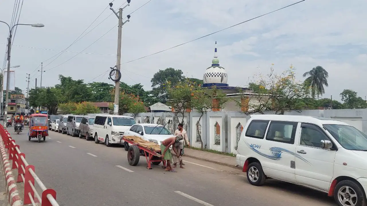 বরিশালে এবার বন্ধ হলো মাইক্রোবাস চলাচল