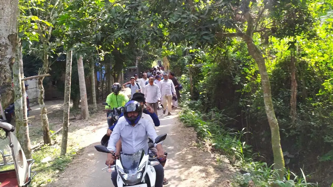 এখনো হেঁটে সমাবেশে আসছেন বিএনপির নেতা-কর্মীরা