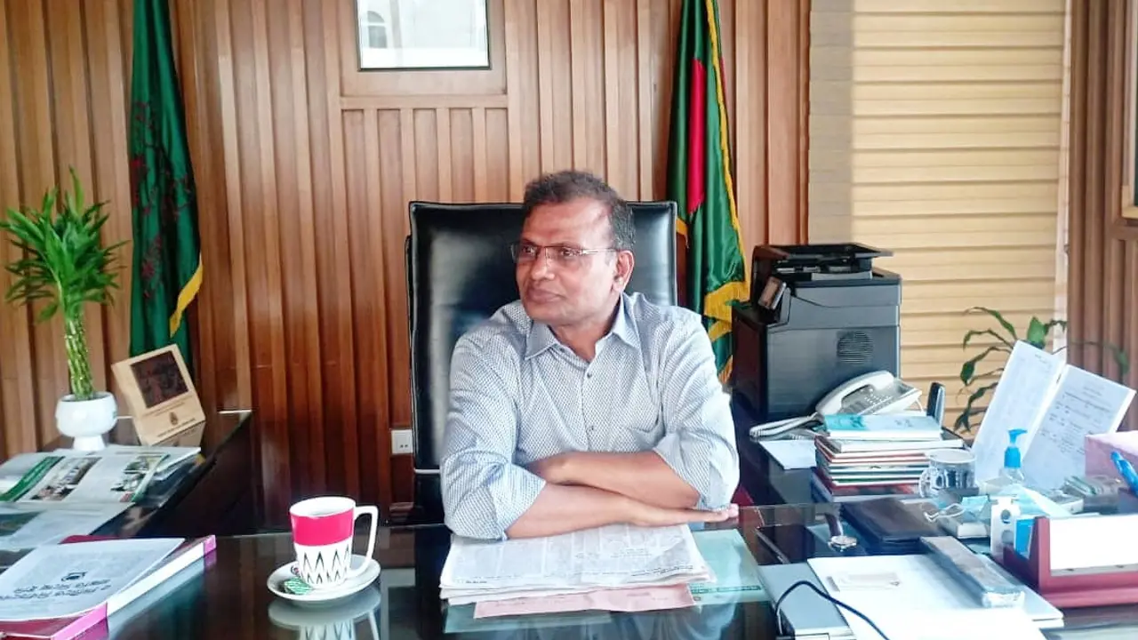সরকার সহায়তা না করলে শেষ ভরসা রাষ্ট্রপতি : ইসি আনিছুর