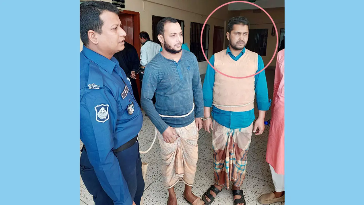 ফেনীতে সাংবাদিককে কোমরে রশি বেঁধে আদালতে হাজির করায় ক্ষোভ