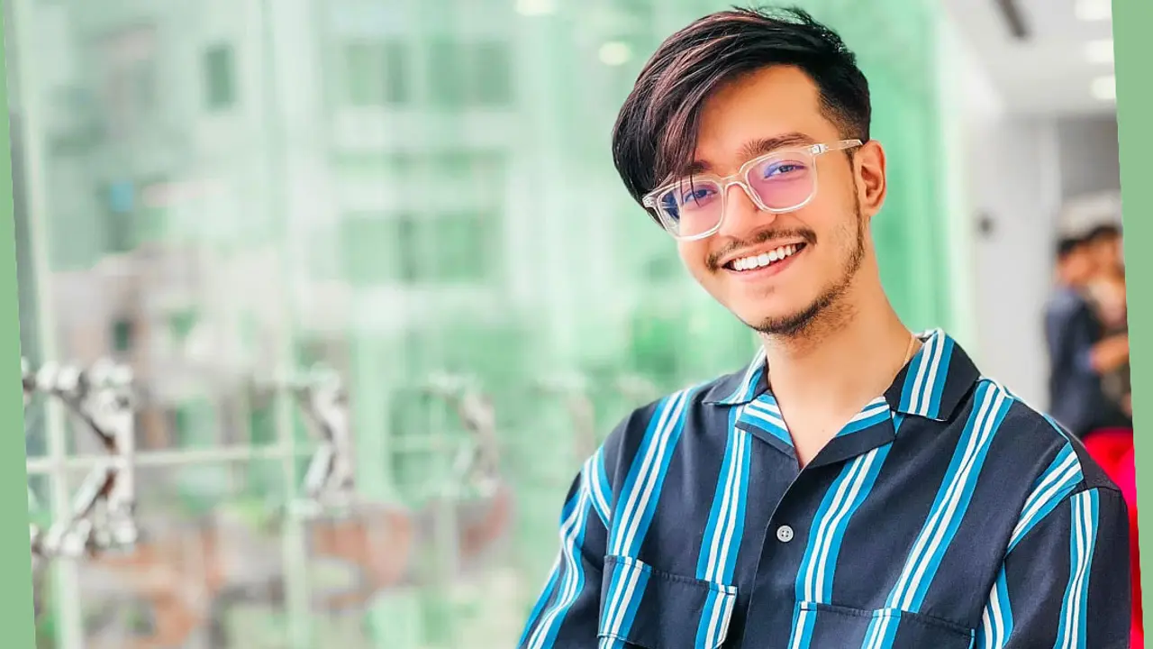 জন্মদিনে ভক্তদের চমকে দিলেন হাসান