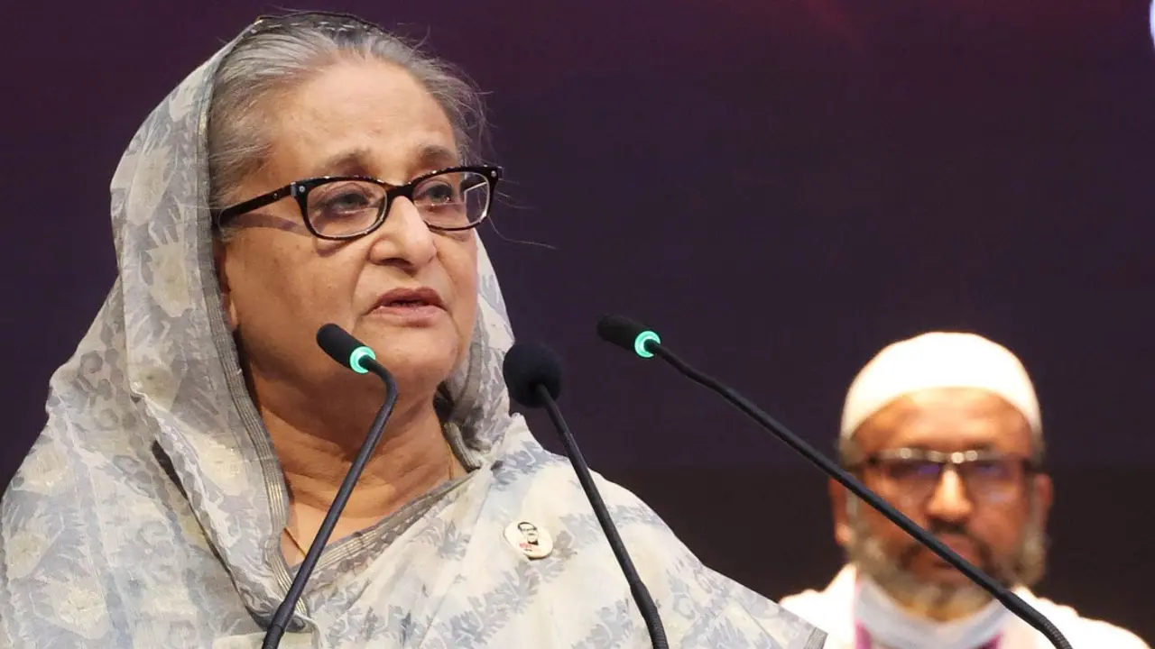 সাধারণ মানুষের গায়ে হাত দিলে রক্ষা নেই : প্রধানমন্ত্রী
