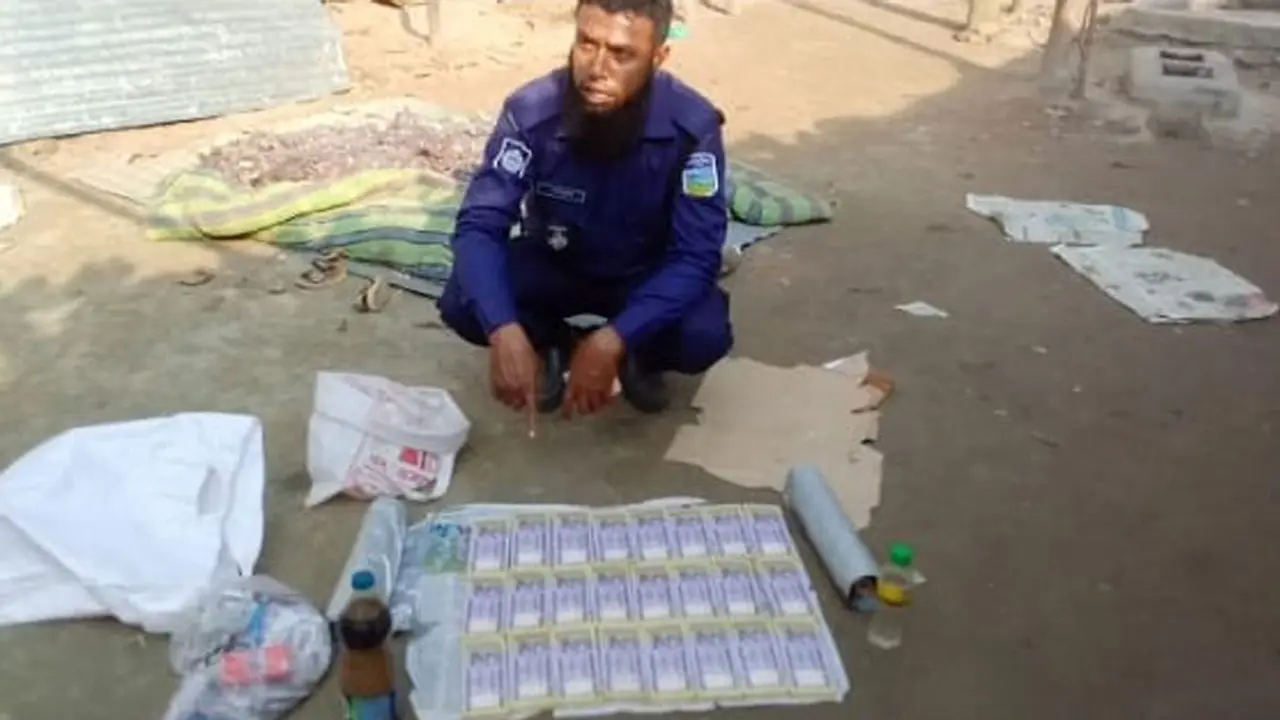 শিশুদের মাধ্যমে খোঁজ মিলল জাল নোটের কারখানার