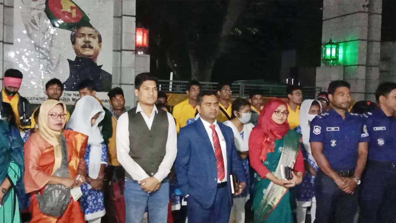 দেশে ফিরলেন ভারতে পাচার হওয়া ২৪ নারী-পুরুষ