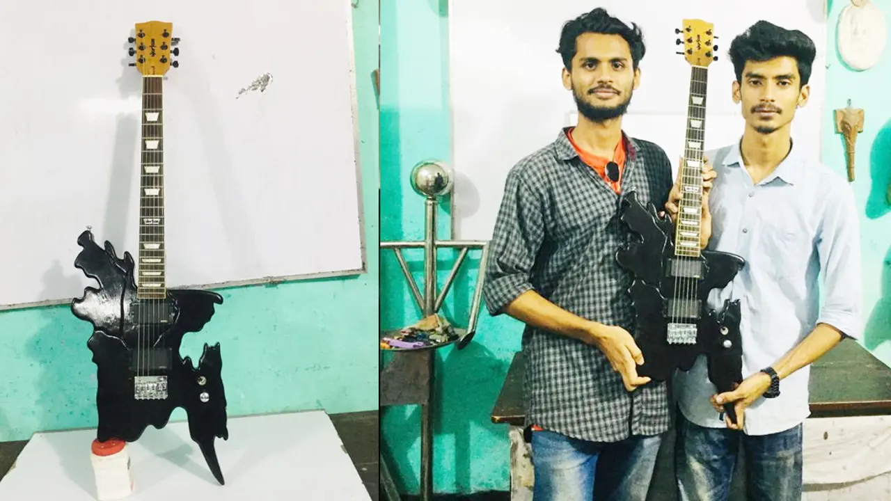 খুলনায় মানচিত্রের আদলে গিটার তৈরি করে দুই বন্ধুর চমক