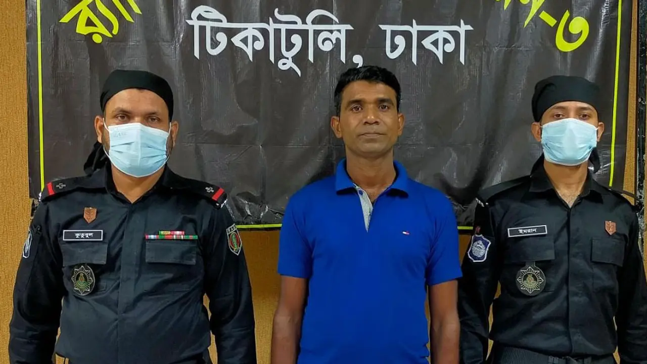 ঢাকা-কুমিল্লা মহাসড়কে ১৩৬ কেজি গাঁজাসহ কারবারি গ্রেপ্তার