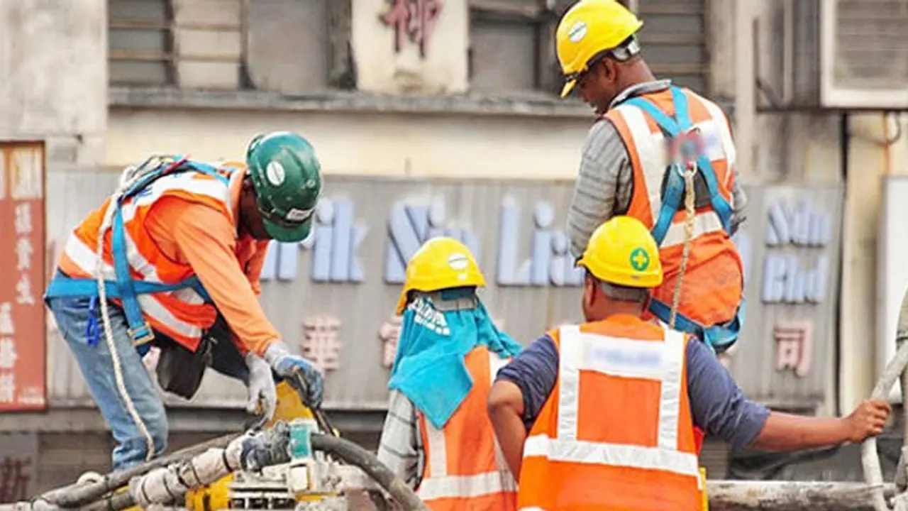 সরকারি ব্যবস্থাপনায় মালয়েশিয়ায় যাচ্ছে ৩০ বাংলাদেশি কর্মী