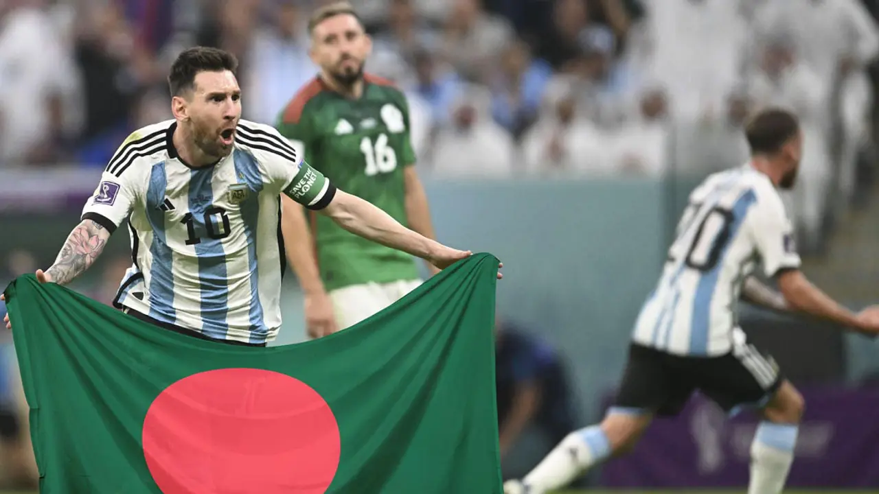 মেসির হাতে বাংলাদেশের পতাকা!