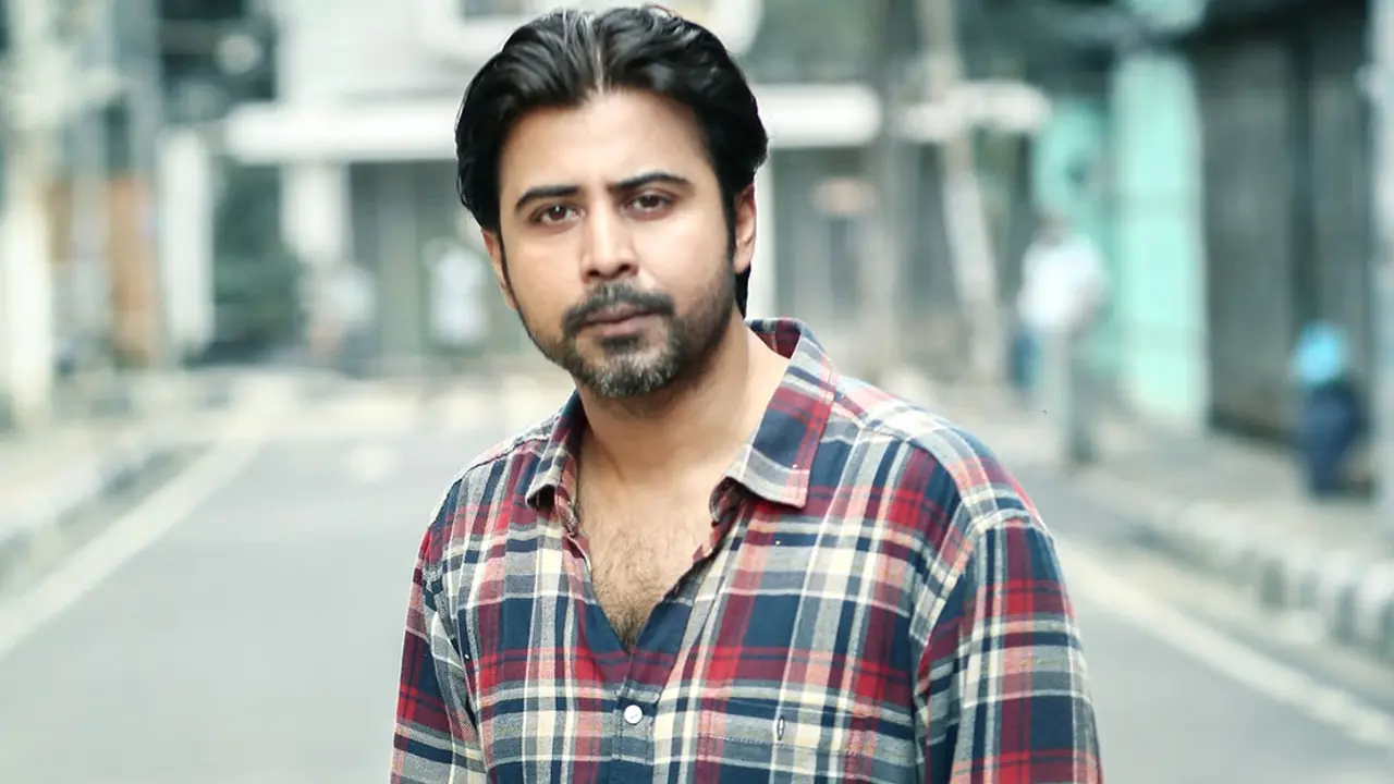 অবশেষে চলচ্চিত্রের নায়ক নিশো, অভিষেকে ‘সুড়ঙ্গ’