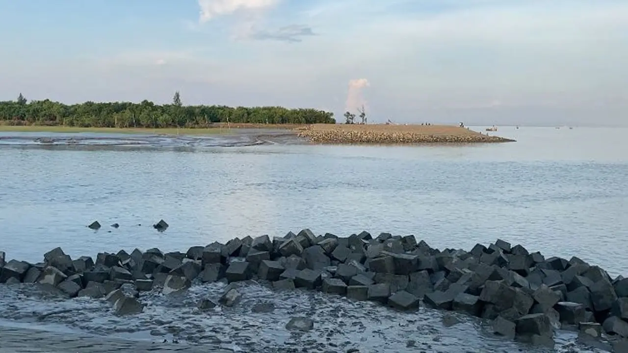 এক দিনেই ঘুরে আসুন ‘মিনি কক্সবাজার’
