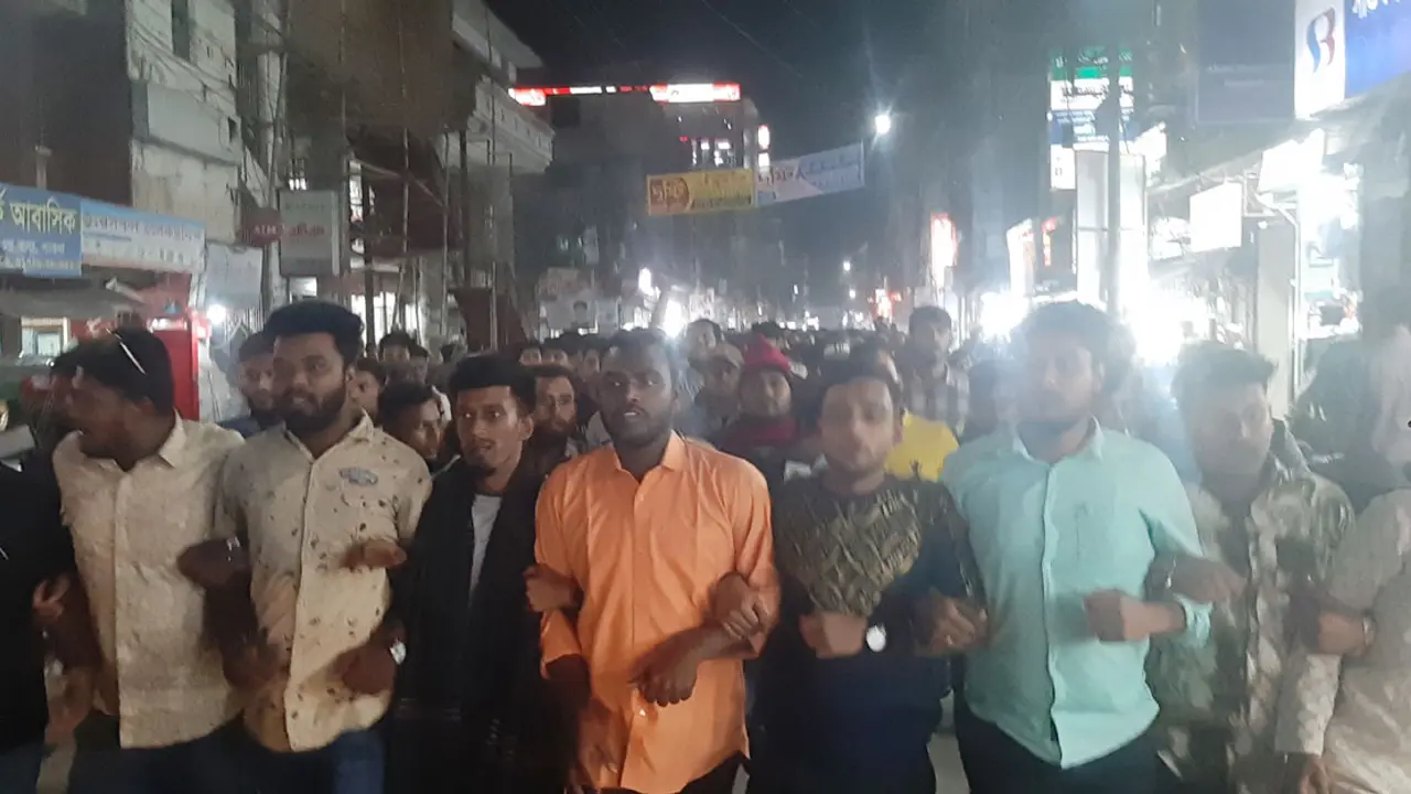 পাবনায় ছাত্রলীগের কমিটি বাতিলের দাবিতে বিক্ষোভ