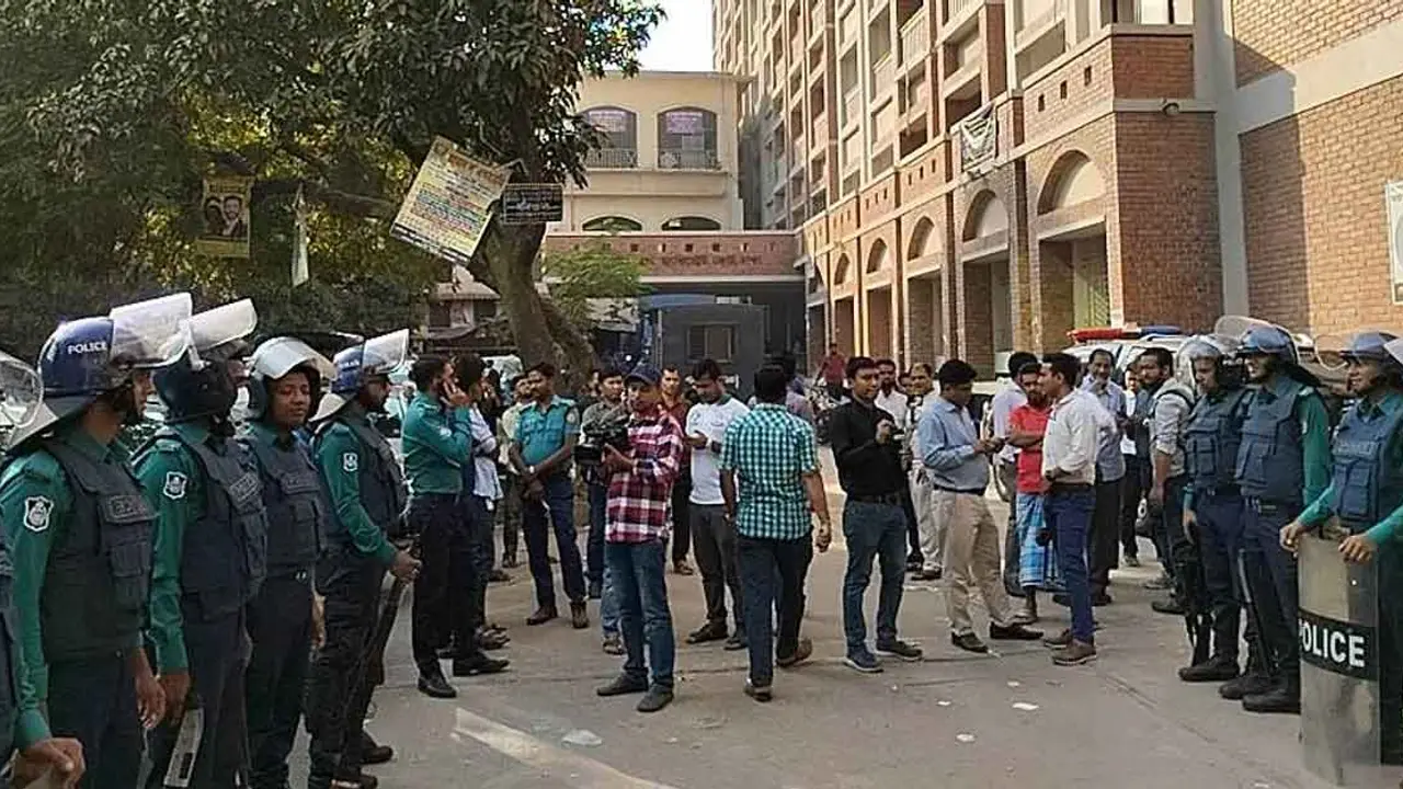 ঢাকায় সর্বোচ্চ সতর্কতা, চেকপোস্ট বাড়ানোর নির্দেশ