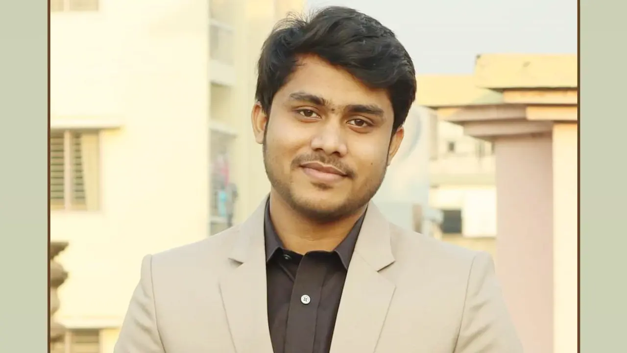 শখই রাজিবকে বানিয়েছে লাখপতি