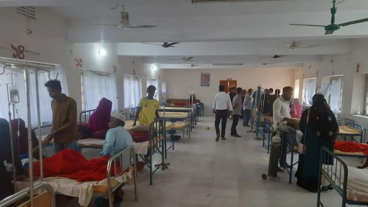 রোদে দাঁড়িয়ে শিক্ষা কর্মকর্তার বক্তব্য শুনে ১৮ ছাত্রী অসুস্থ