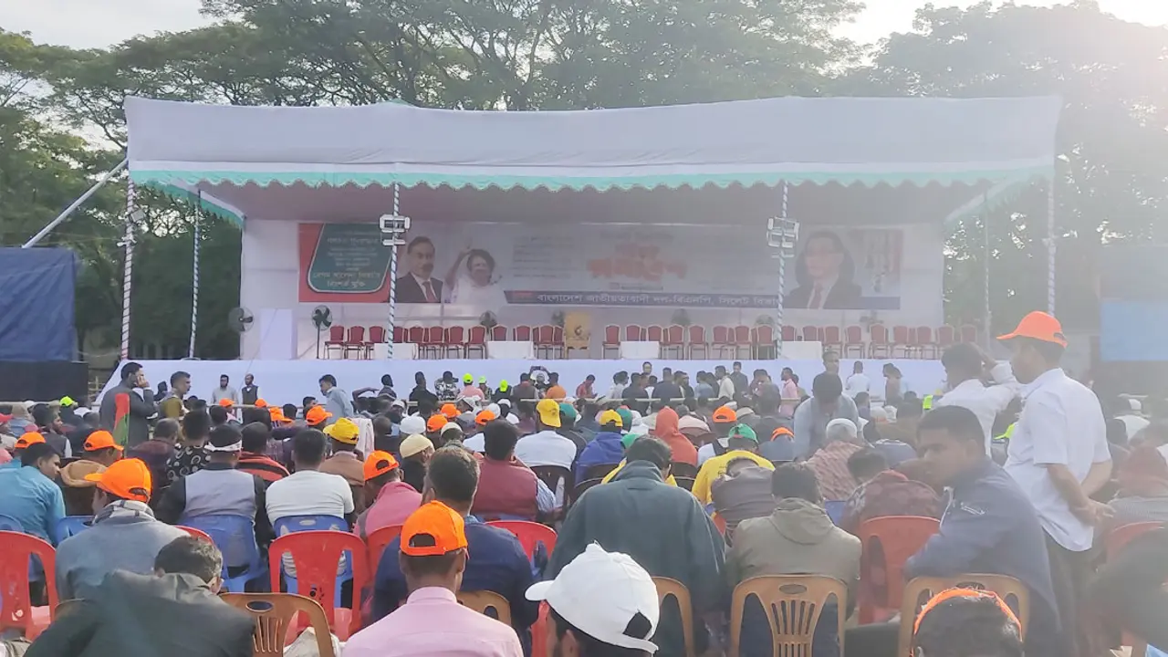 প্রস্তুত মঞ্চ, গণসমাবেশ শুরুর অপেক্ষায় নেতাকর্মীরা
