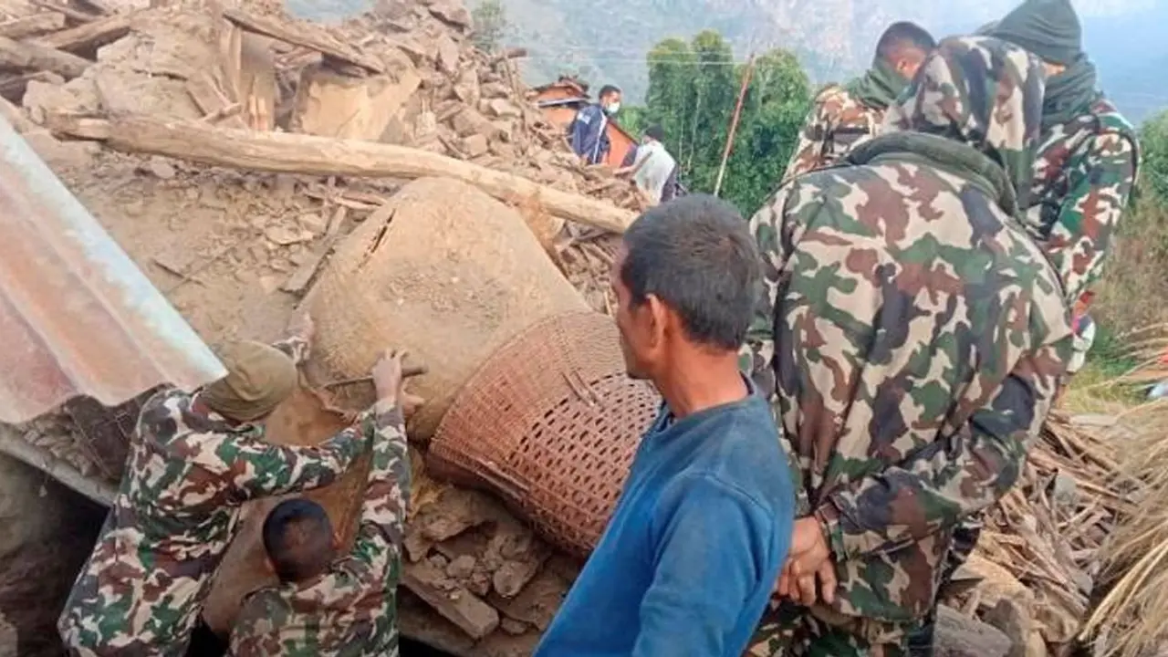 নেপালে শক্তিশালী ভূমিকম্পে নিহত ৬