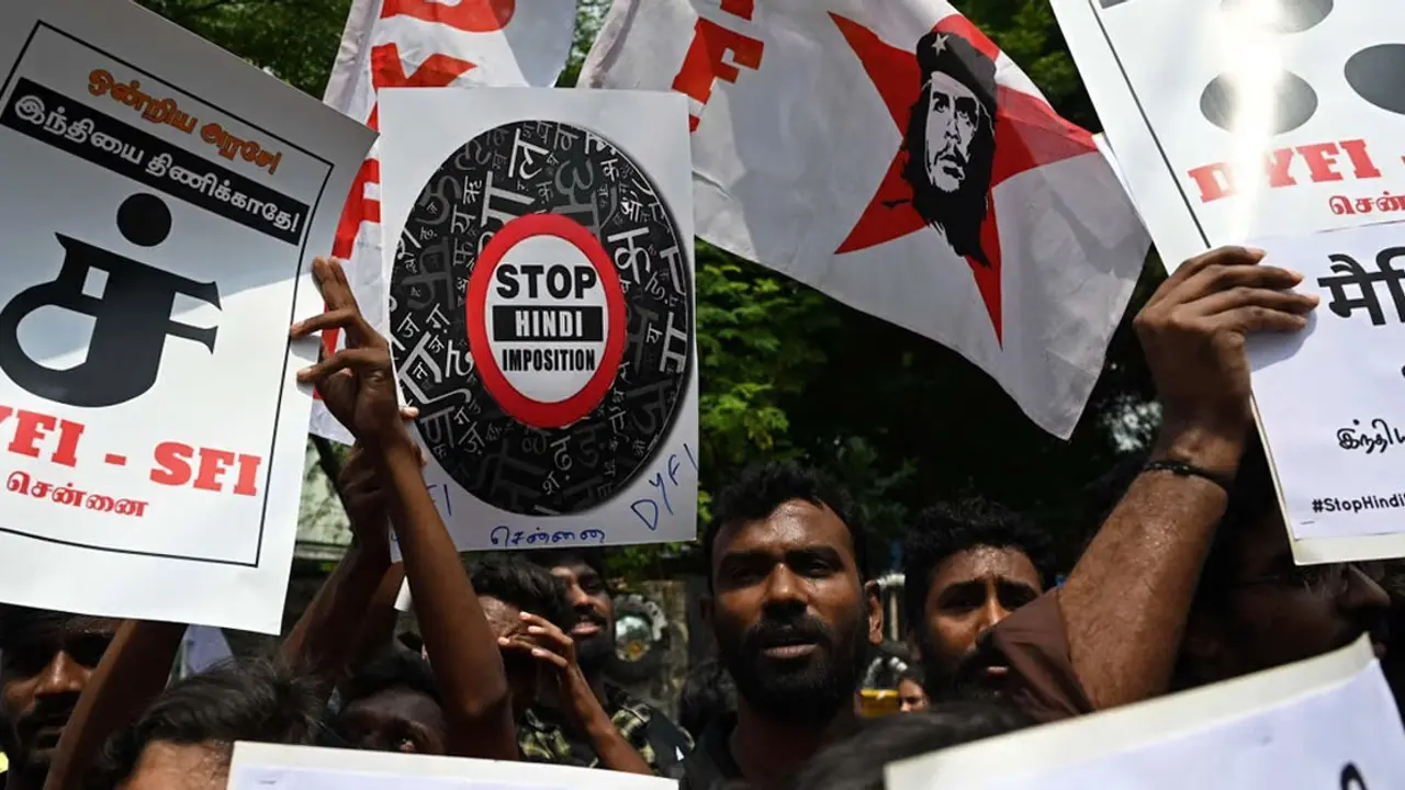 ভারতে হিন্দি ভাষা চাপিয়ে দেওয়ার চেষ্টায় ক্ষোভ, প্রাণ দিলেন বৃদ্ধ