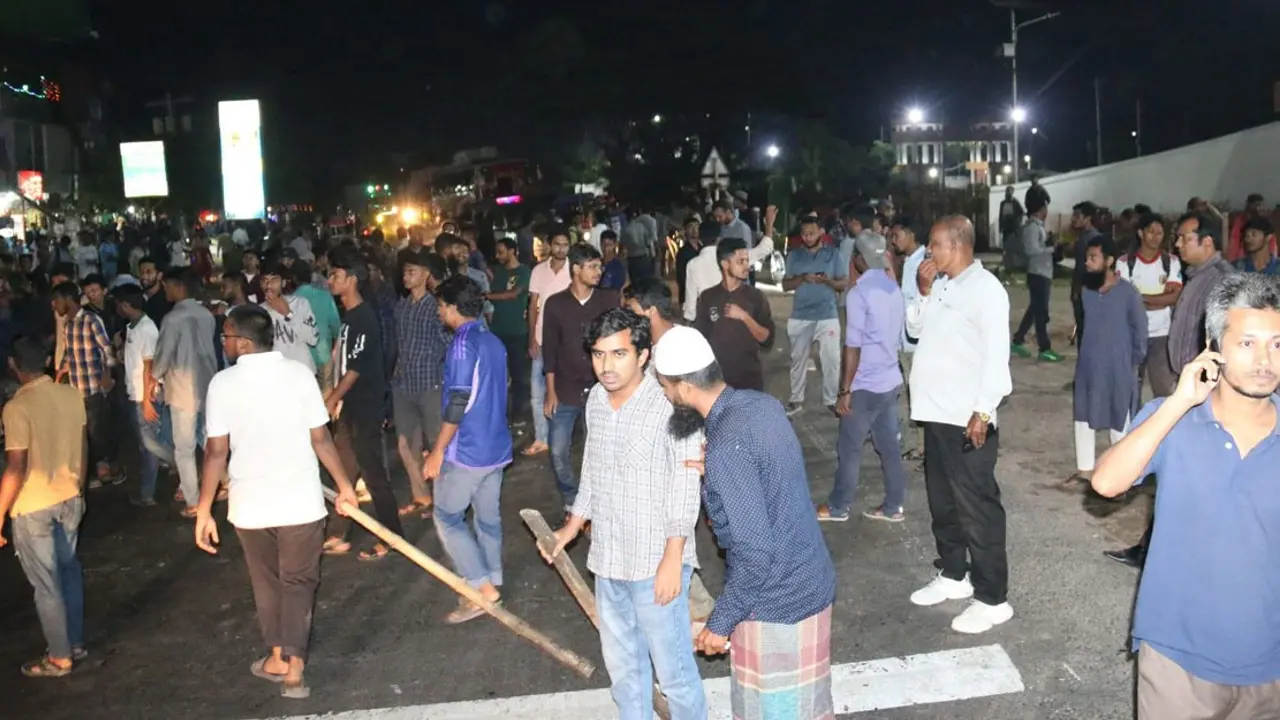 সড়ক দুর্ঘটনায় ববি শিক্ষার্থীর মৃত্যু, মহাসড়ক অবরোধ