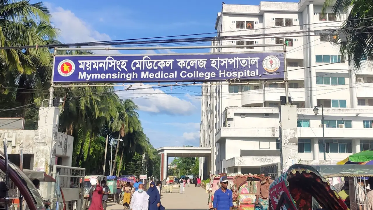 ময়মনসিংহে সড়কে প্রাণ গেল নারী-শিশুর
