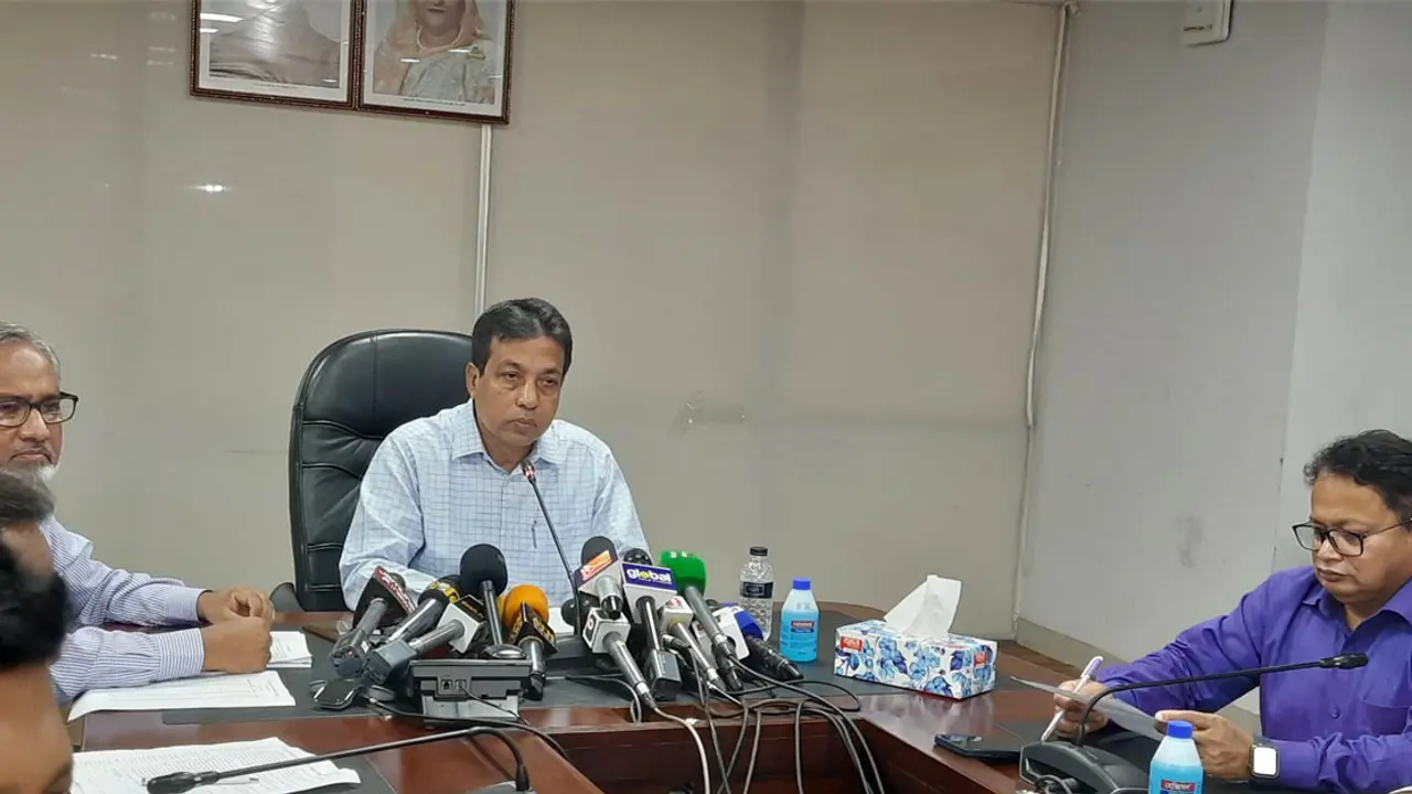 সড়কে গাড়ি বন্ধের বিষয়ে আমরা কিছু জানি না : বিআরটিএ চেয়ারম্যান