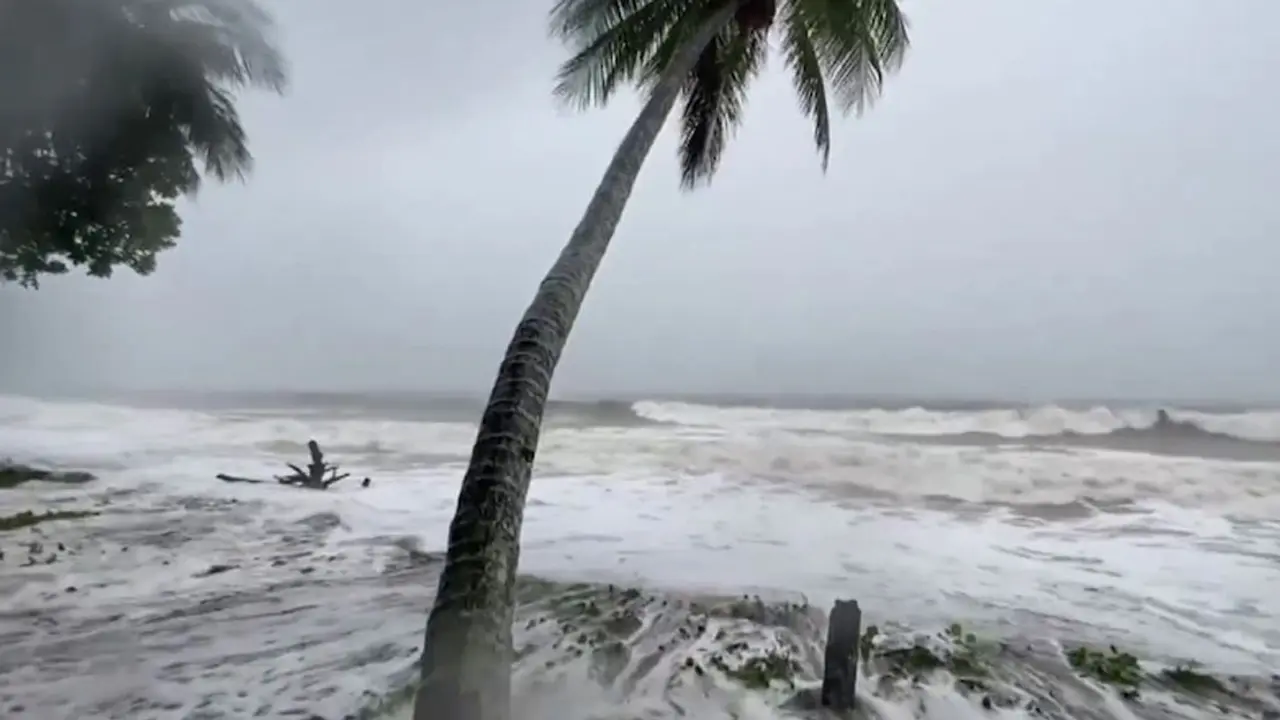 মঙ্গলবারের মধ্যে আঘাত হানবে সিত্রাং