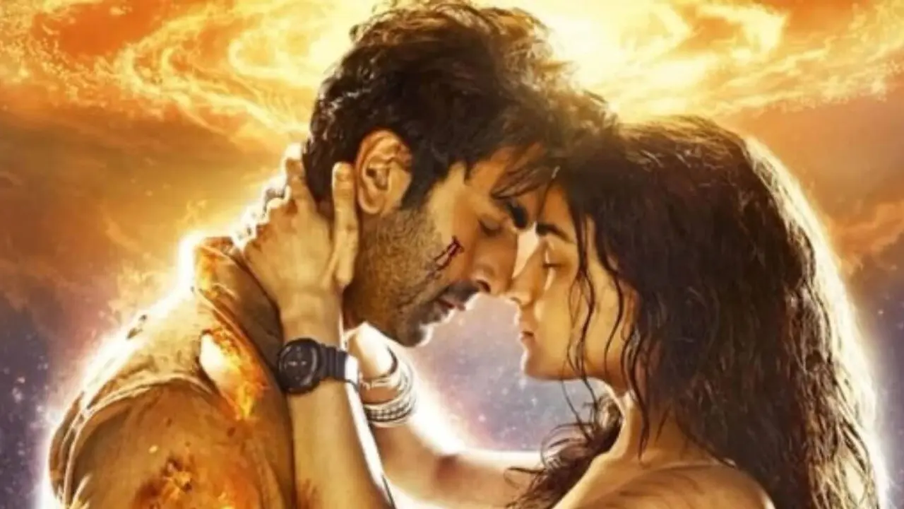 ২৫ দিনে ৪২৫ কোটি টাকা তুলে নিয়েছে ‘ব্রহ্মাস্ত্র’